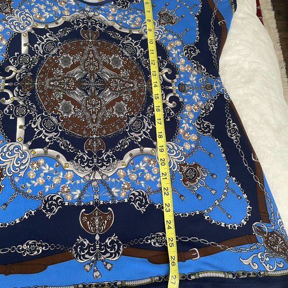 Beautiful Top - Picture 5 of 5